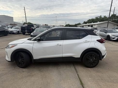 Used 2024 Nissan Kicks SV image 6