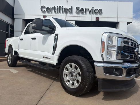 Used 2024 Ford F250 XLT image 1