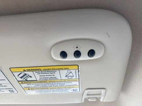 Used 2017 Ford Escape Titanium w/ Equipment Group 301A AWD/4WD image 28