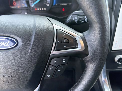 Used 2024 Ford Edge Titanium image 31