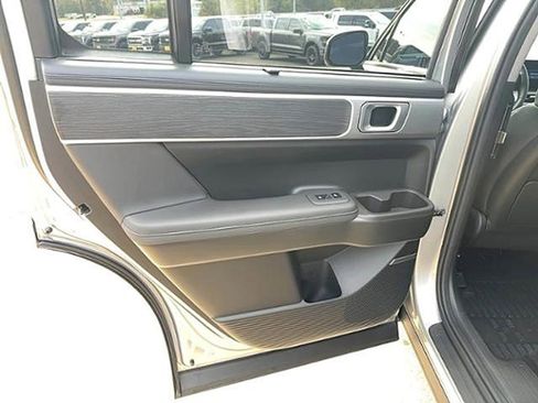 Used 2025 Hyundai Santa Fe Limited image 14