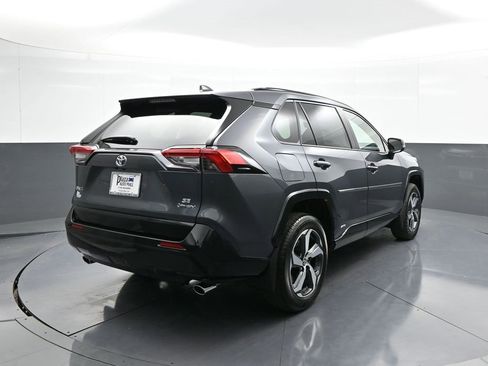 New 2025 Toyota RAV4 SE image 6