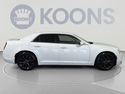 Used 2015 Chrysler 300 Limited w/ Driver Convenience Group AWD/4WD image 8