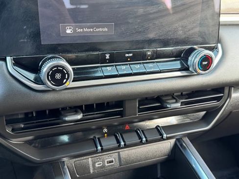 Used 2024 GMC Canyon Elevation image 14