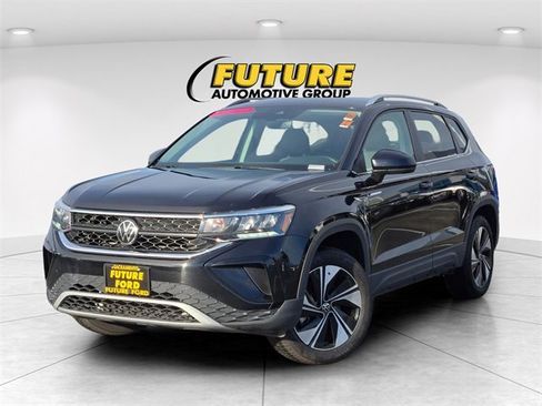 Used 2024 Volkswagen Taos SE image 6