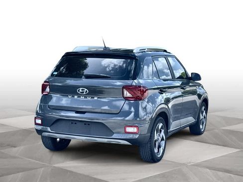 Used 2023 Hyundai Venue Limited w/ Cargo Package FWD image 8