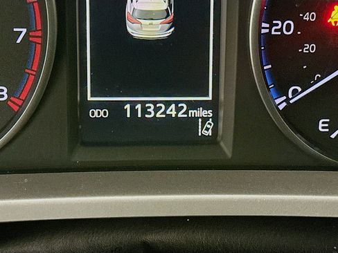 Used 2018 Toyota RAV4 XLE image 19