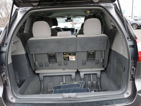 Used 2020 Toyota Sienna LE image 15