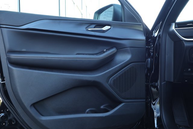 New 2027 Jeep Grand Cherokee Laredo RWD image 22
