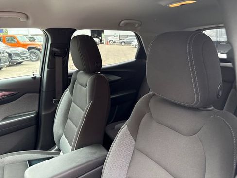 Used 2024 Chevrolet TrailBlazer LT w/ Convenience Package AWD/4WD image 9