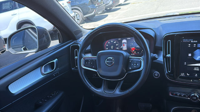 Used 2019 Volvo XC40 T5 Momentum AWD/4WD image 22