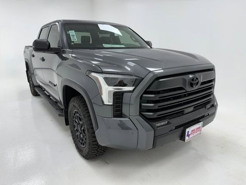 New 2026 Toyota Tundra SR5 w/ SR5 Convenience Package image 2