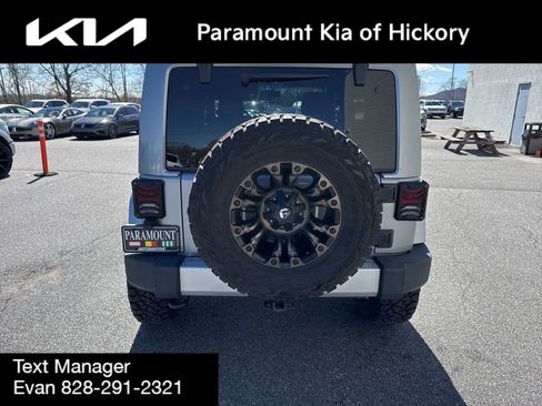 Used 2013 Jeep Wrangler Unlimited Sahara w/ Dual Top Group AWD/4WD image 6