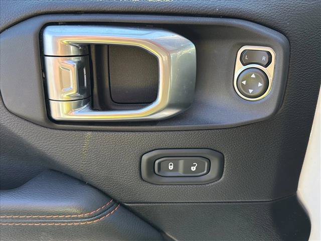 Used 2023 Jeep Gladiator Mojave AWD/4WD image 10