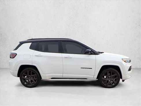Used 2024 Jeep Compass Limited w/ High Altitude Package image 5
