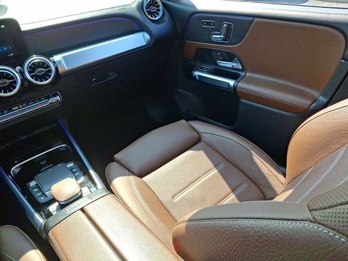 Used 2022 Mercedes-Benz GLB 35 AMG 4MATIC image 11