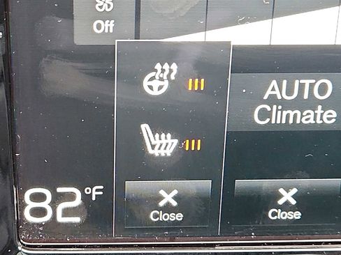 Used 2021 Volvo XC90 T5 Momentum w/ Climate Package image 25