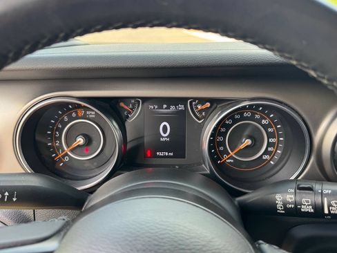 Used 2018 Jeep Wrangler Sport AWD/4WD image 18