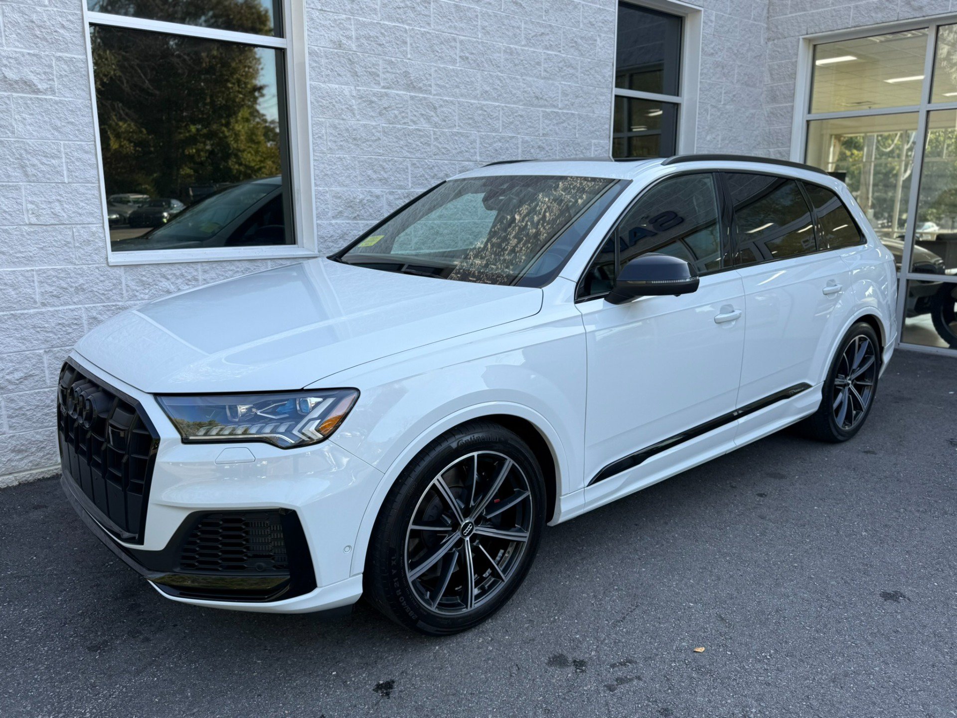 Used 2020 Audi SQ7 Prestige w/ Prestige Package AWD/4WD image 2
