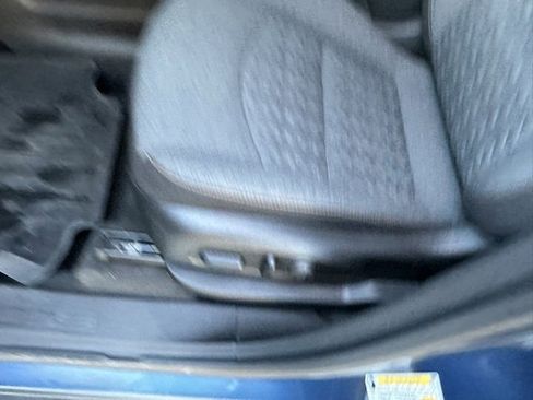 Used 2024 Chevrolet Equinox LT image 30