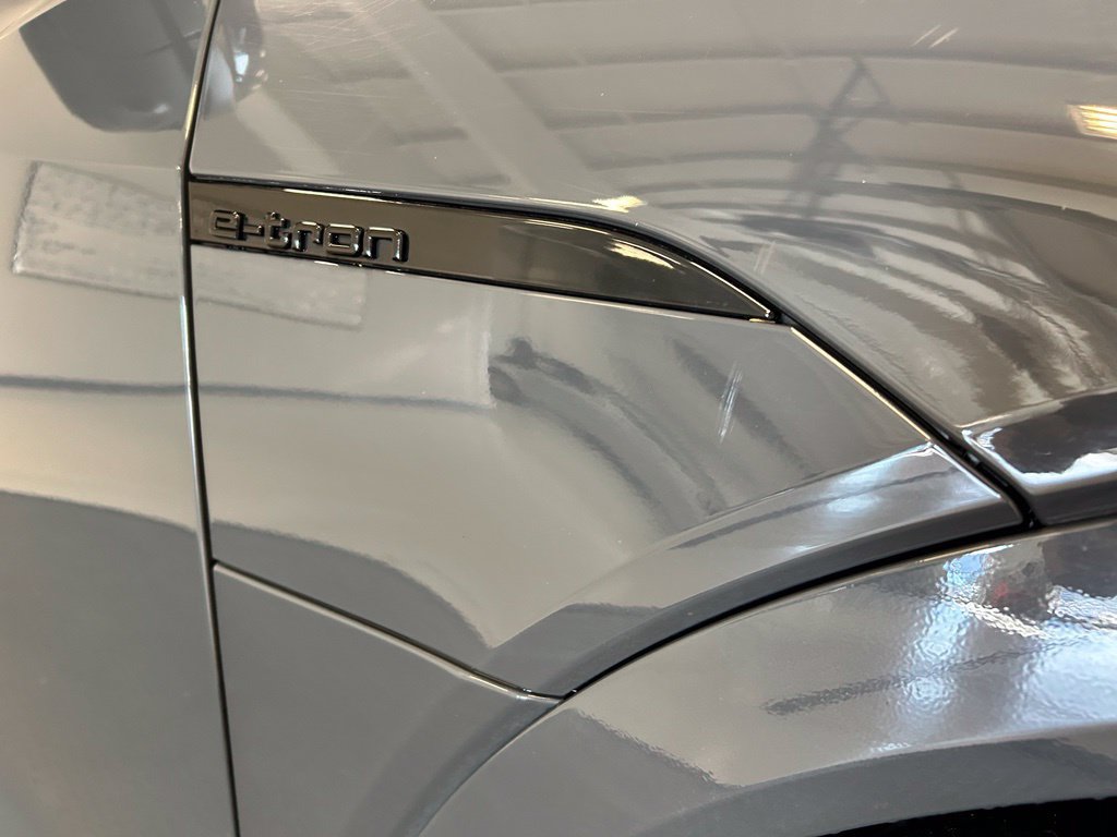 Used 2024 Audi Q8 e-tron Prestige w/ Prestige Package AWD/4WD image 2
