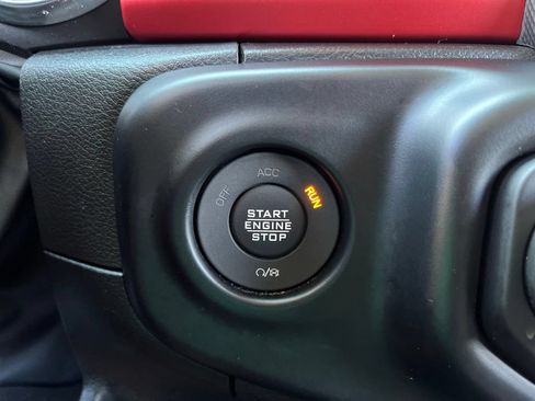 Used 2022 Jeep Gladiator Rubicon w/ Cold Weather Group AWD/4WD image 35