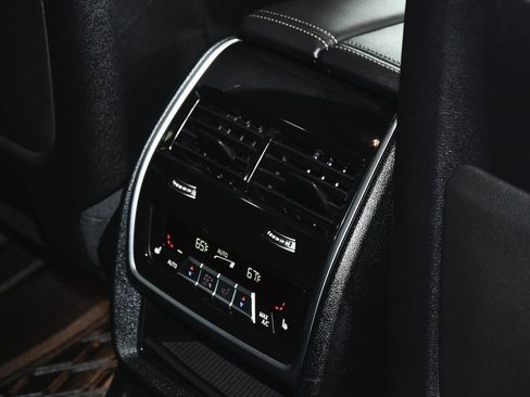 Used 2023 BMW X7 xDrive40i w/ Executive Package image 71