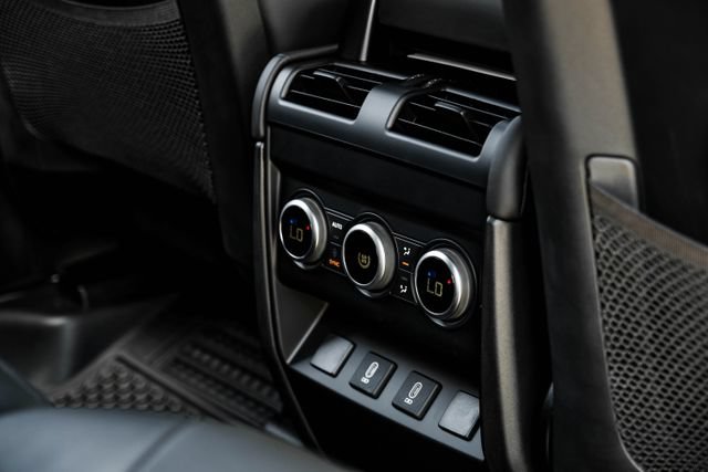 New 2026 Land Rover Defender 110 X-Dynamic SE AWD/4WD image 46