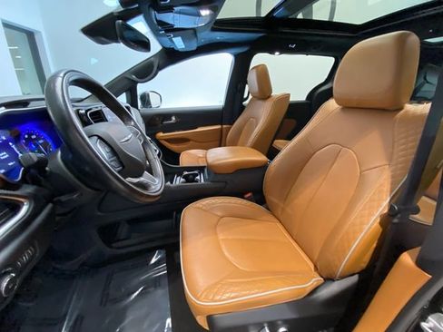 Used 2021 Chrysler Pacifica Pinnacle image 14