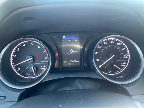 Used 2024 Toyota Camry SE FWD image 3