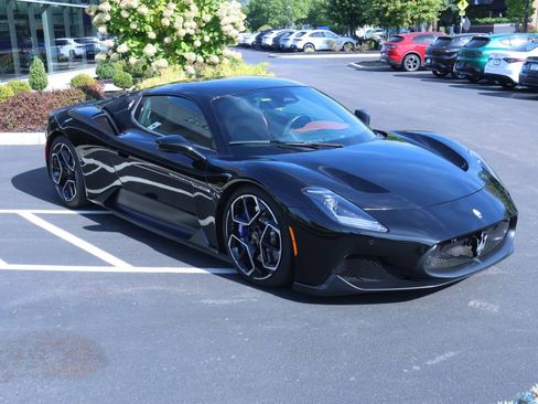 Used 2023 Maserati MC20 Coupe image 3