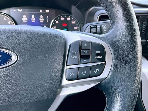 Used 2022 Ford Explorer XLT w/ Equipment Group 202A image 12