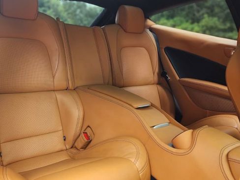 Used 2016 Ferrari FF image 12