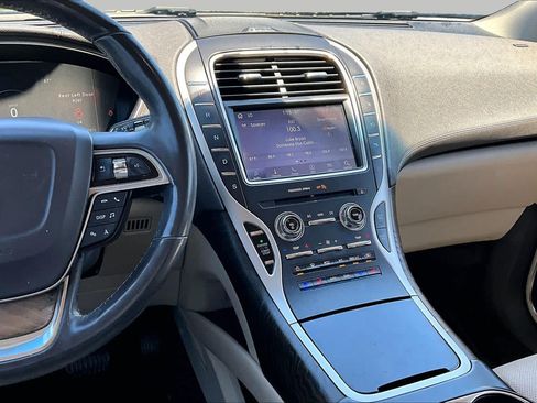 Used 2020 Lincoln Nautilus Reserve w/ Equipment Group 201A FWD image 7