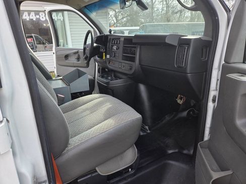 Used 2013 Chevrolet Express 2500 image 16