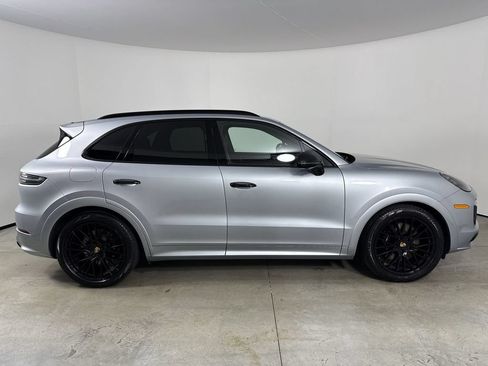 Certified 2023 Porsche Cayenne GTS AWD/4WD image 8