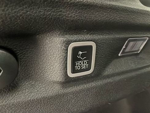 Used 2023 Jeep Grand Cherokee L Limited image 34