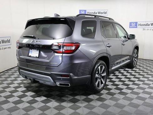 New 2025 Honda Pilot Touring image 4