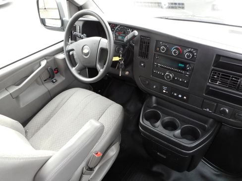 Used 2017 Chevrolet Express 2500 LS image 26