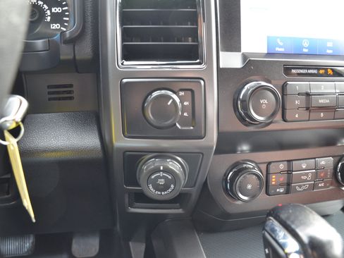 Used 2020 Ford F150 XLT w/ Equipment Group 302A Luxury image 11