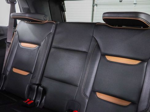 Used 2023 GMC Yukon AT4 w/ AT4 Premium Package AWD/4WD image 29