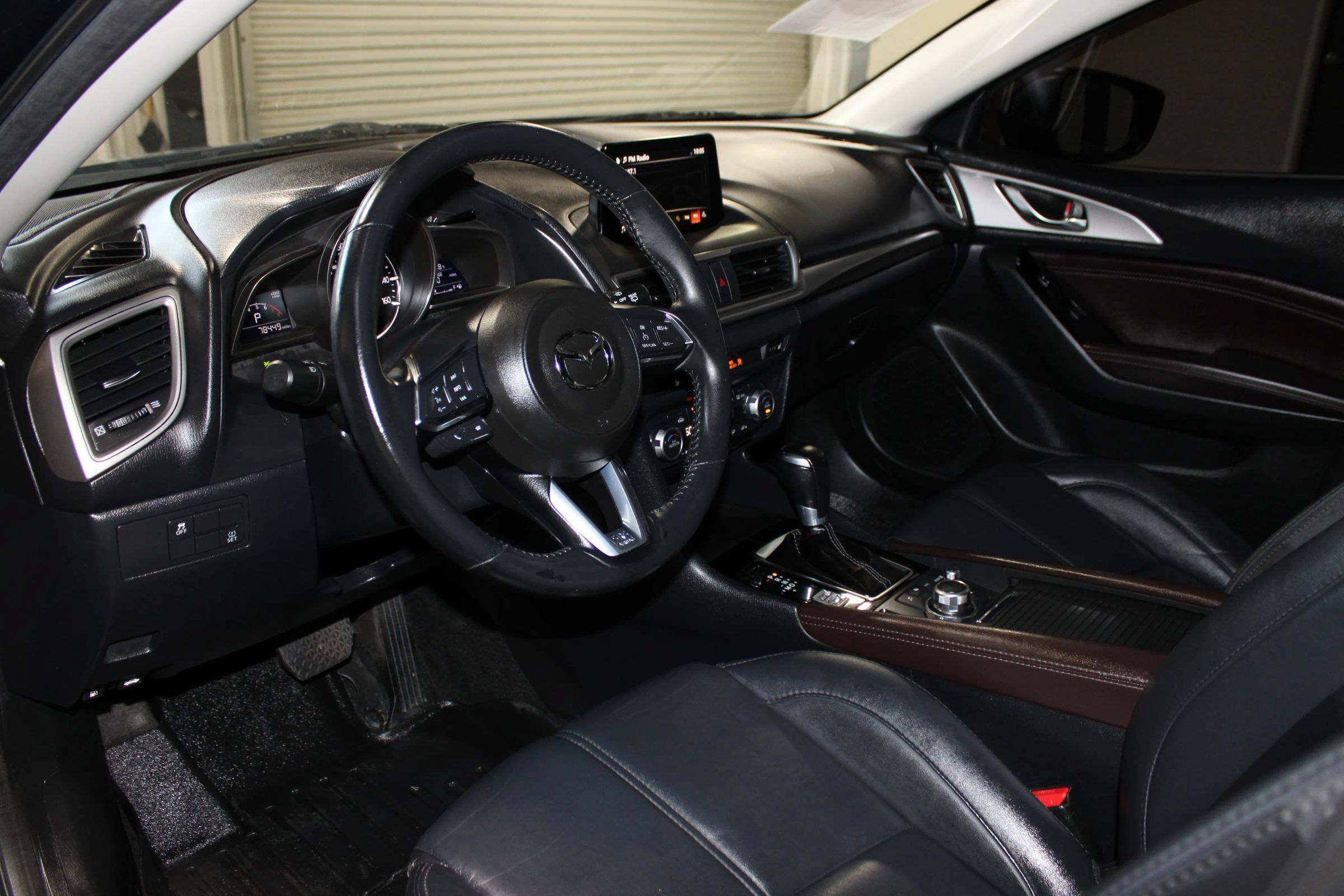Used 2018 MAZDA MAZDA3 Touring FWD image 27