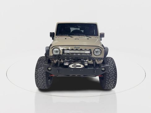 Used 2018 Jeep Wrangler Rubicon w/ Power Convenience Group image 4