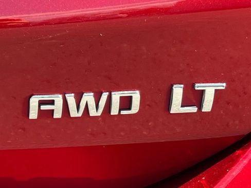 Used 2024 Chevrolet Equinox LT AWD/4WD image 2
