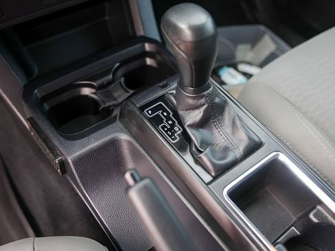 Used 2018 Toyota Tacoma SR w/ SR Convenience Package image 21