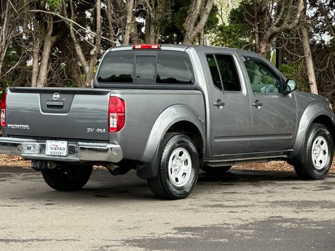 Used 2021 Nissan Frontier SV w/ SV Utility Package AWD/4WD image 4