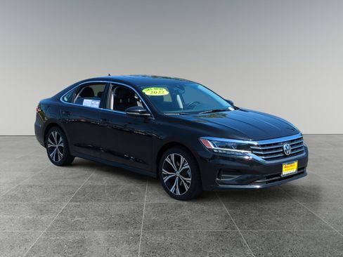 Used 2022 Volkswagen Passat 2.0T SE image 7