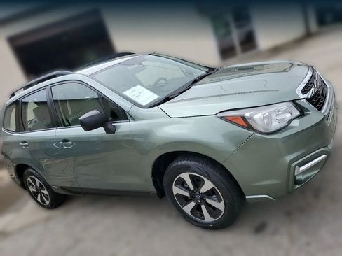 Used 2017 Subaru Forester 2.5i w/ Alloy Wheel Package image 11