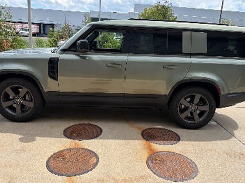 Used 2025 Land Rover Defender 130 S AWD/4WD image 5