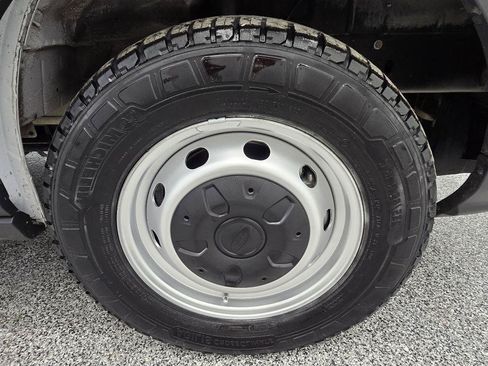 Used 2018 Ford Transit 150 148 Medium Roof RWD image 25